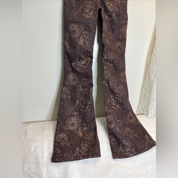 Free People High Rise Flare Jayde Printed Metallic Gold Foil Pants Jeans - Picture 9 of 9